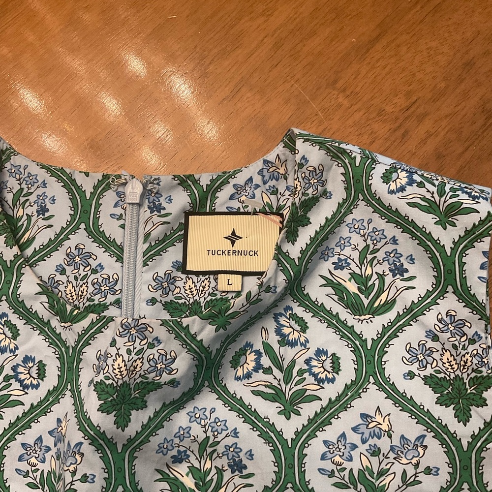 Tuckernuck Blue and Green Floral top L